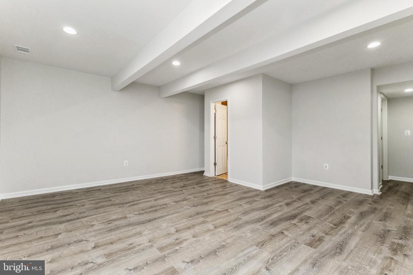 1344 Barnaby Terrace SE photo 19