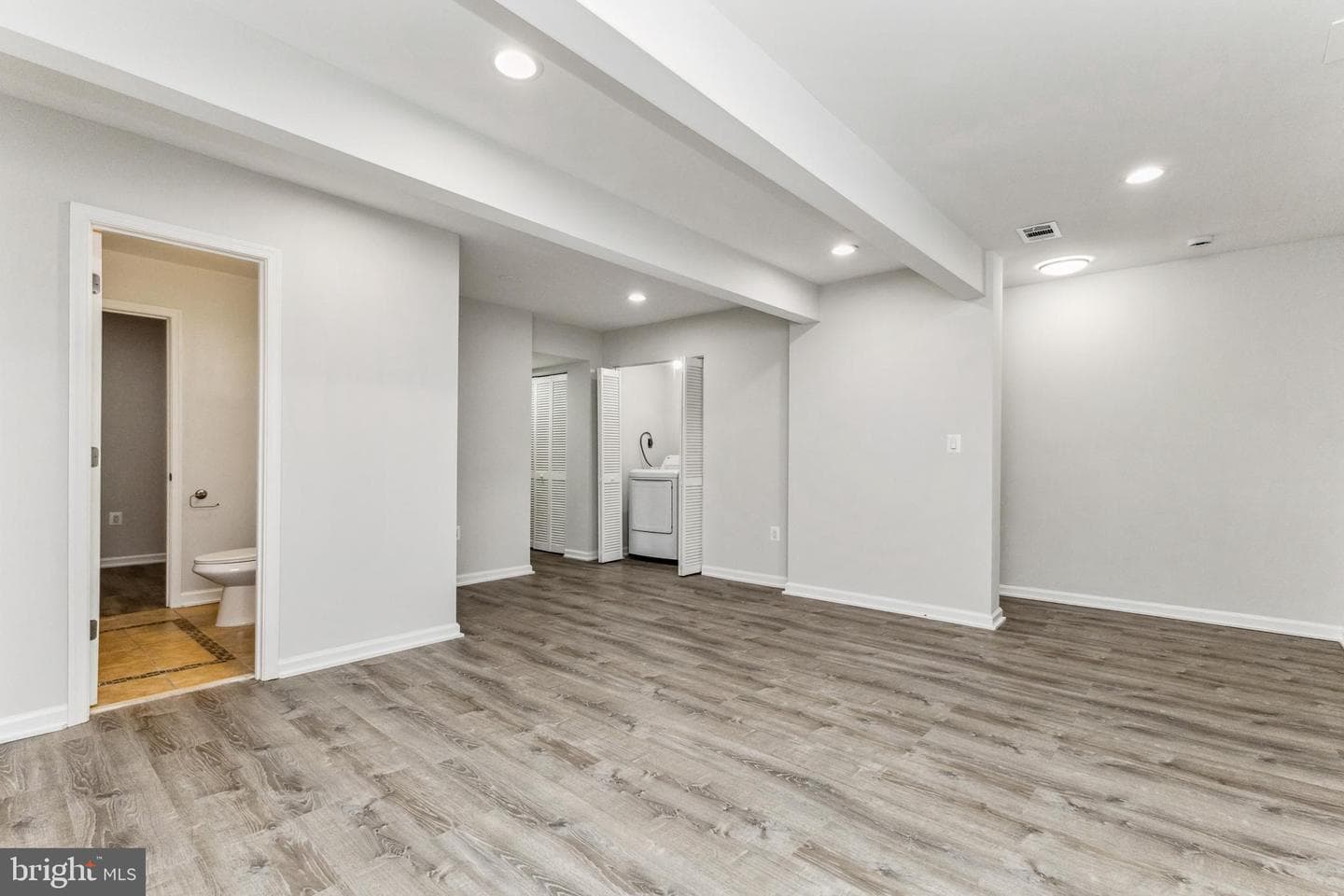 1344 Barnaby Terrace SE photo 20