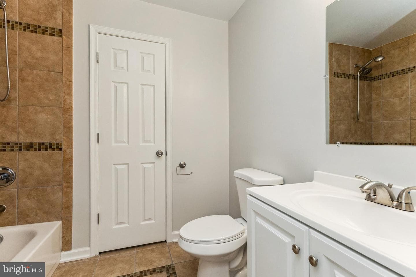 1344 Barnaby Terrace SE photo 22