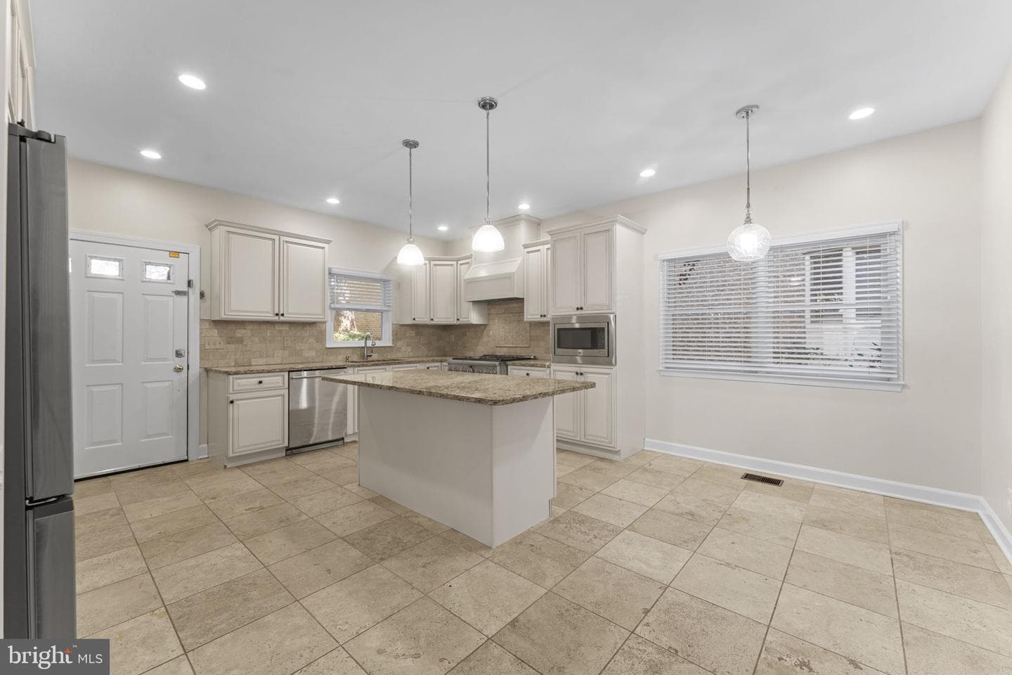 4477 Salem Lane NW photo 8