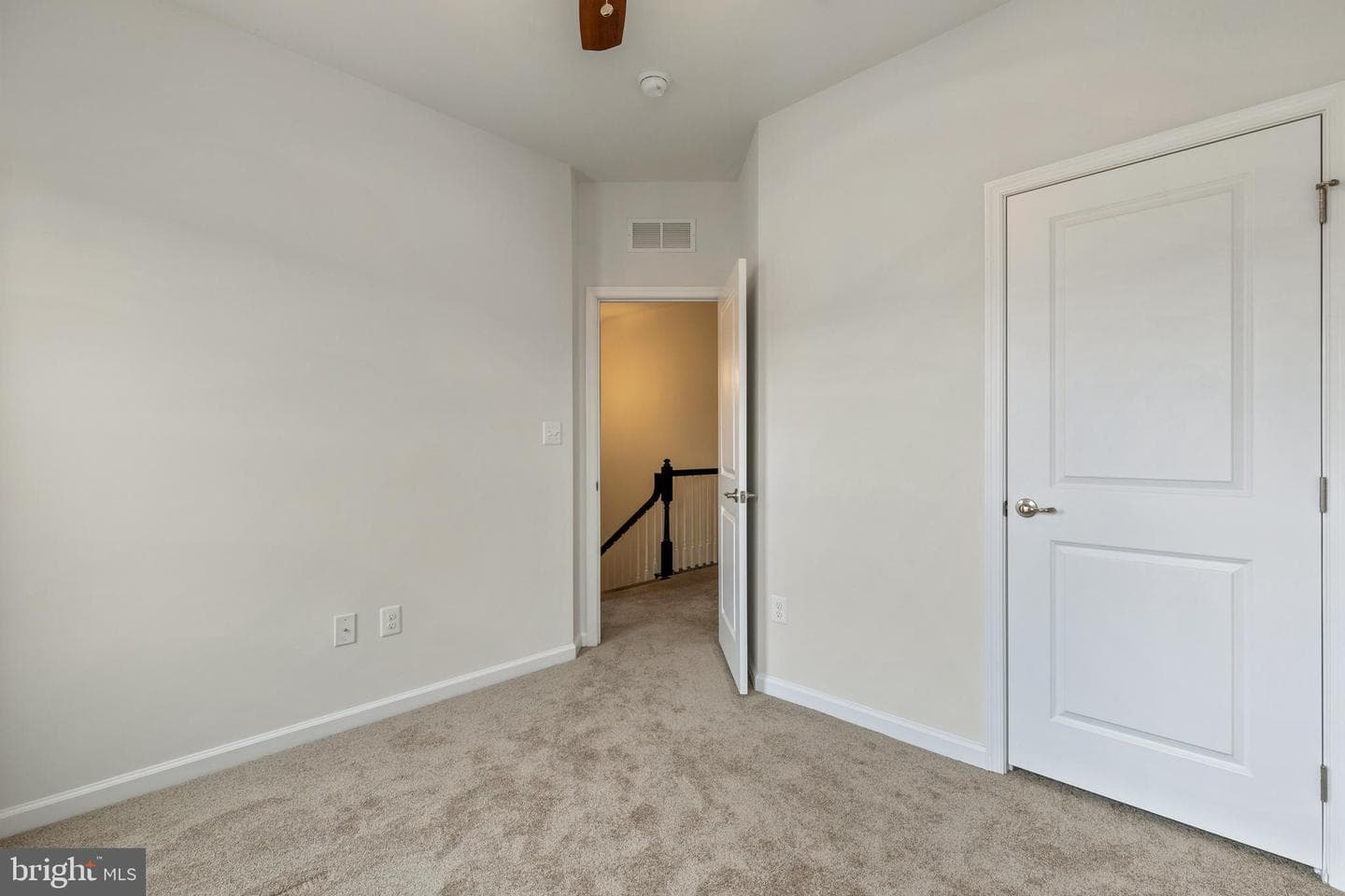 2518 Baldwin Crescent NE photo 28