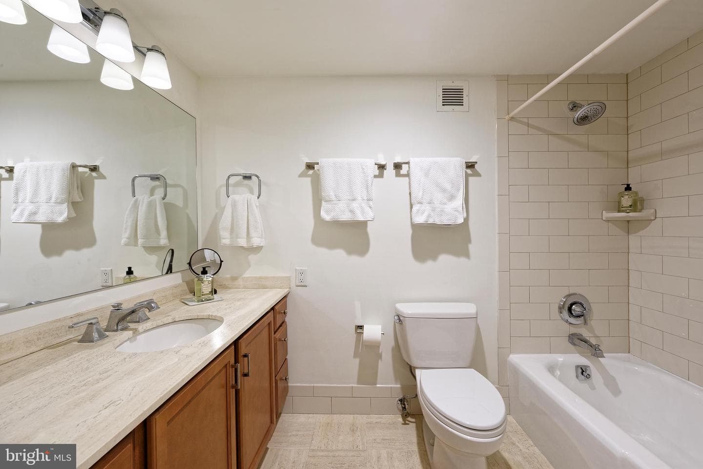 700 New Hampshire Avenue NW #614 photo 19