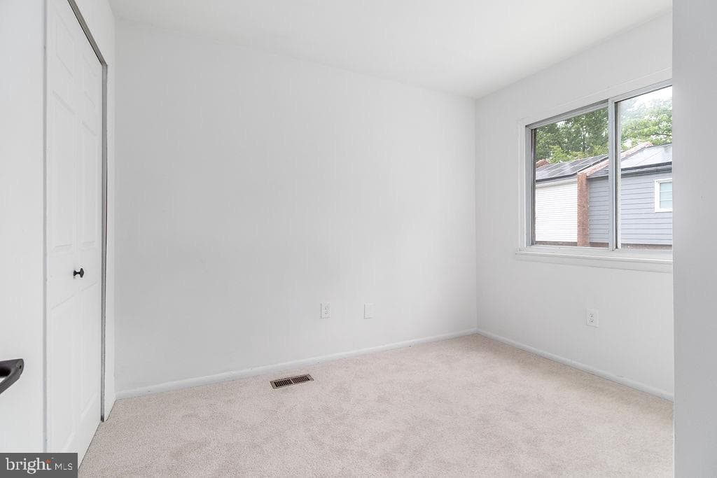 1214 Barnaby Terrace SE photo 21