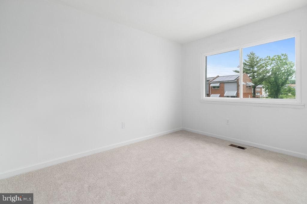 1214 Barnaby Terrace SE photo 23