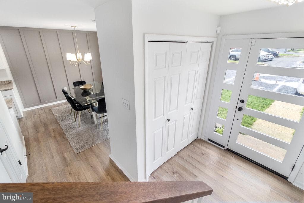 1214 Barnaby Terrace SE photo 3