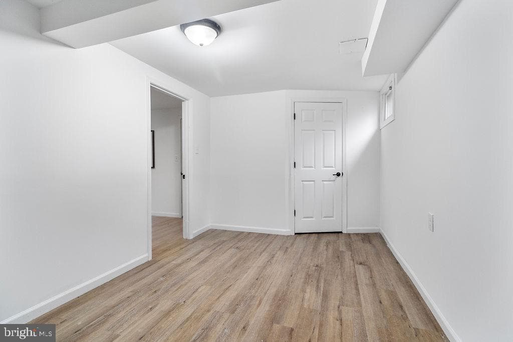 1214 Barnaby Terrace SE photo 30