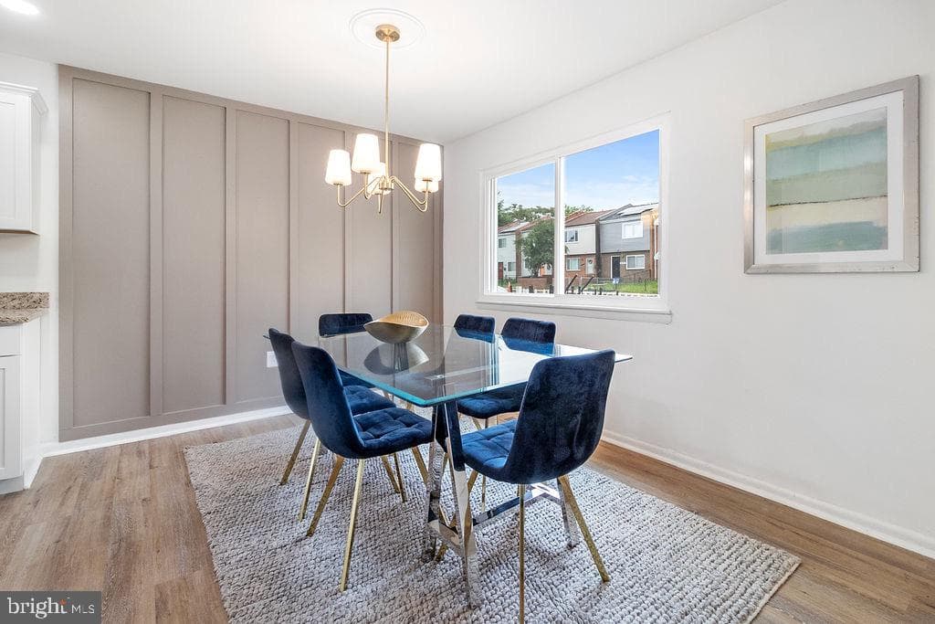 1214 Barnaby Terrace SE photo 4