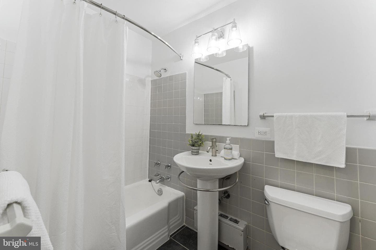 4000 Tunlaw Road NW #603 photo 9