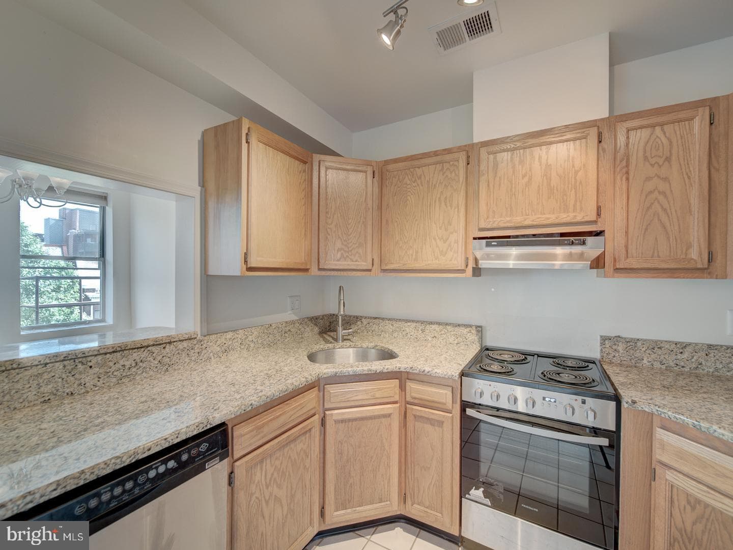 1812 Vernon Street NW #42 photo 22