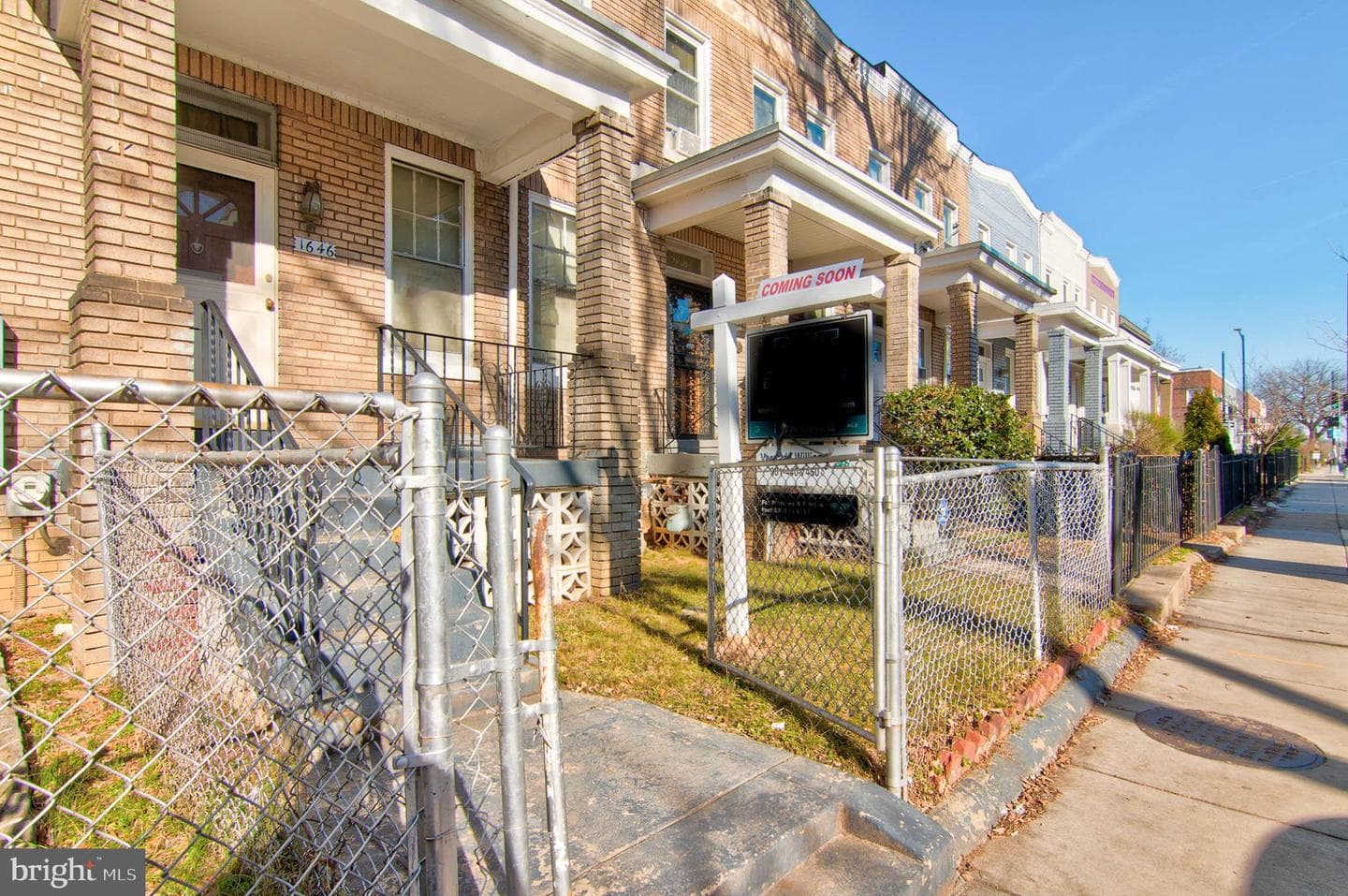 1646 Gales Street NE photo 2