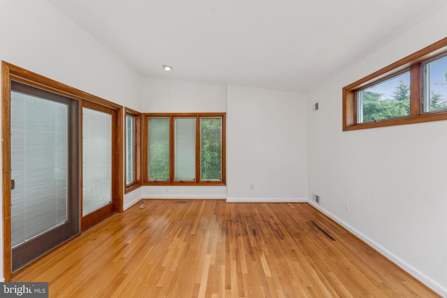 7052 31st Street NW photo 35