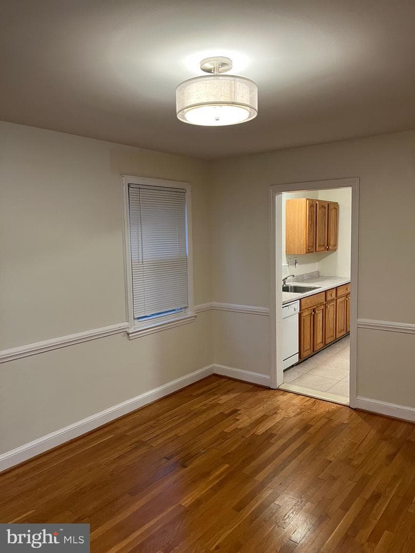 1612 Buchanan Street NE photo 2