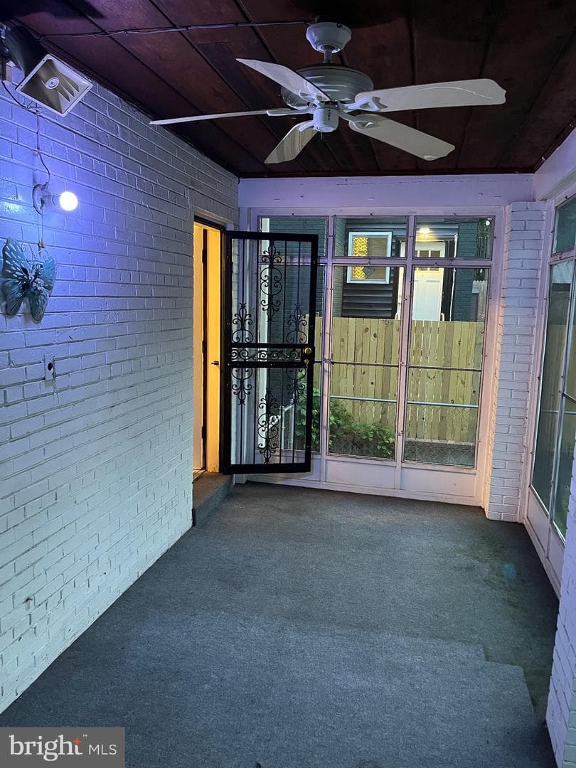 1612 Buchanan Street NE photo 20
