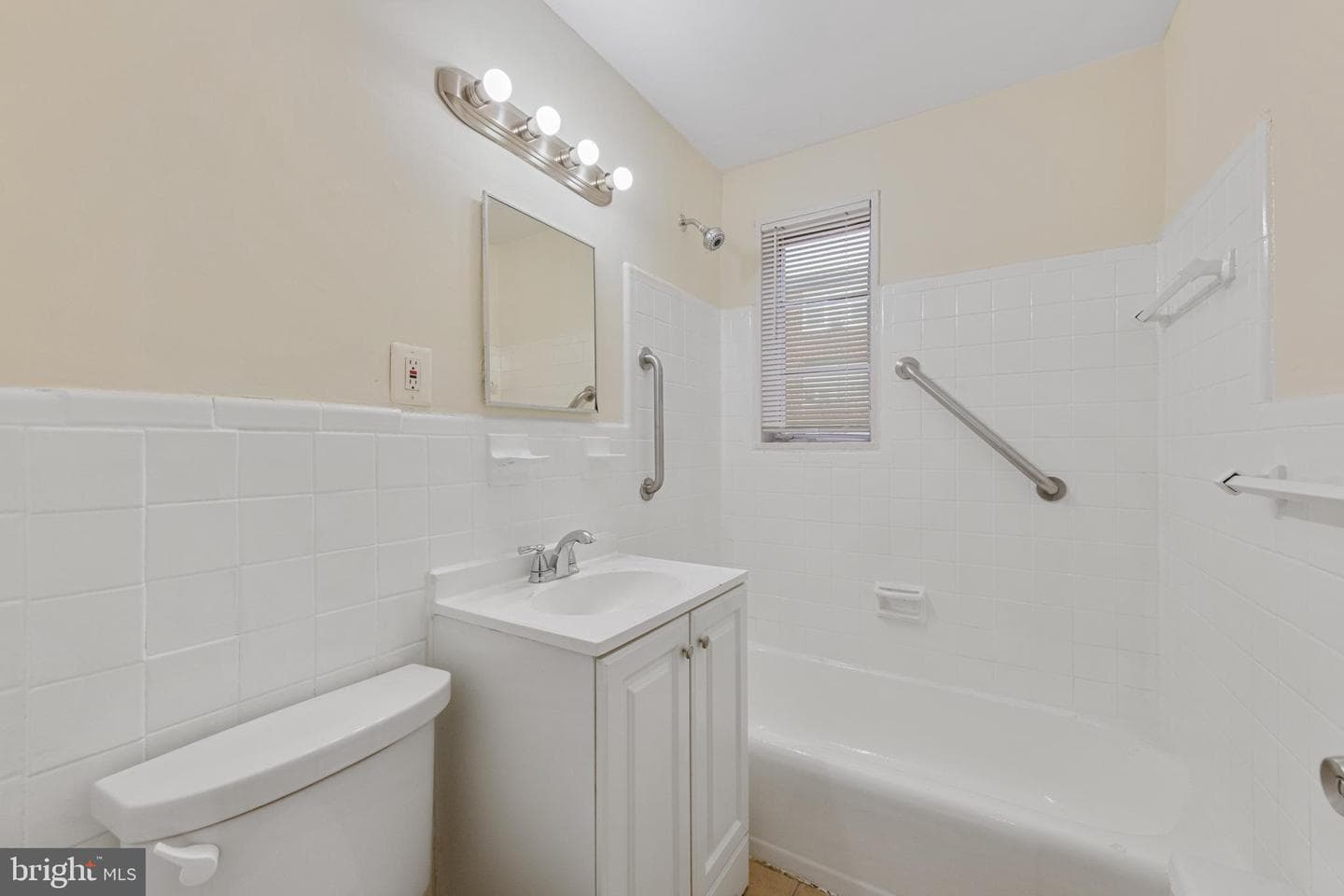2400 Good Hope Road SE #103 photo 12