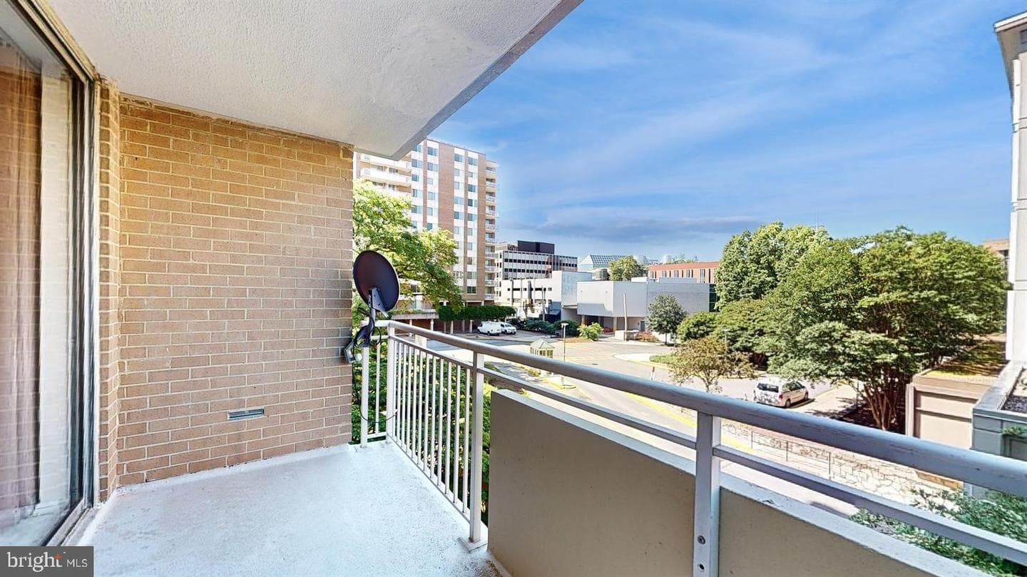 3001 Veazey Terrace NW #709 photo 10