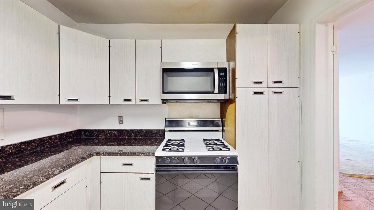3001 Veazey Terrace NW #709 photo 5