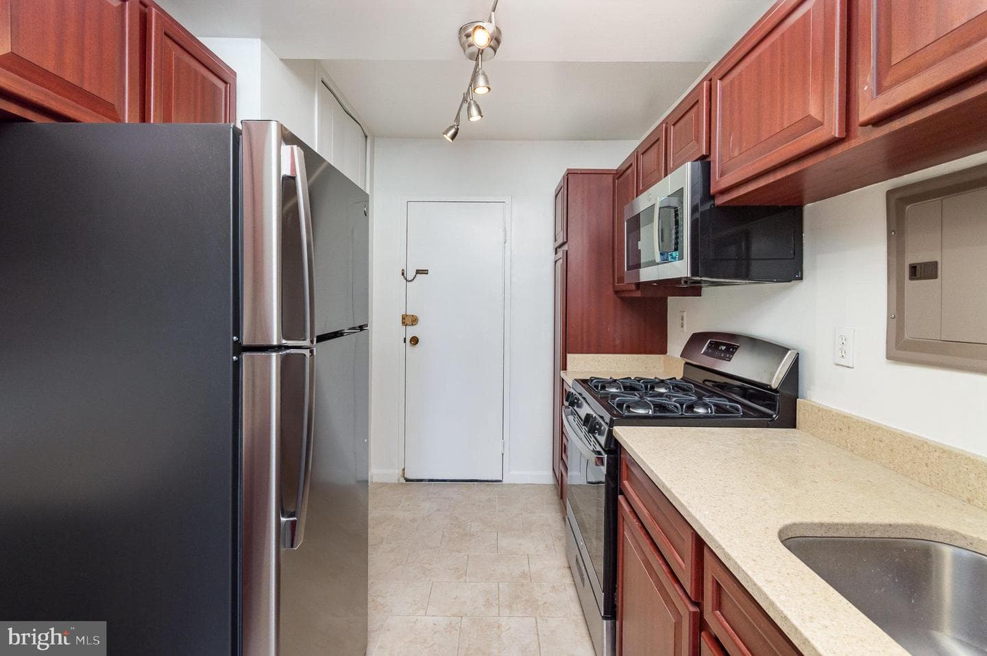 4201 Cathedral Avenue NW #910w photo 10