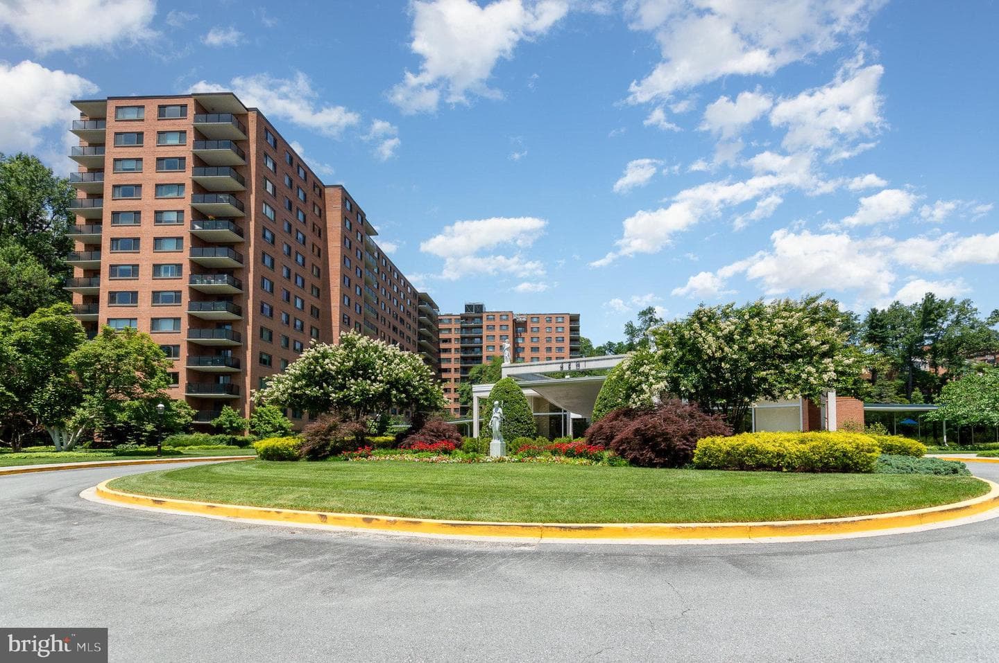 4201 Cathedral Avenue NW #910w photo 3