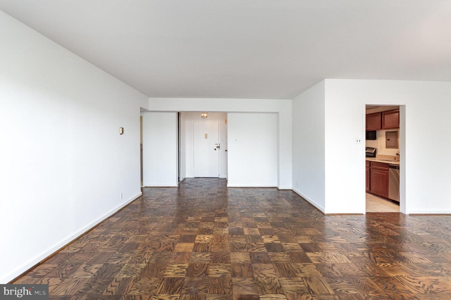 4201 Cathedral Avenue NW #910w photo 8