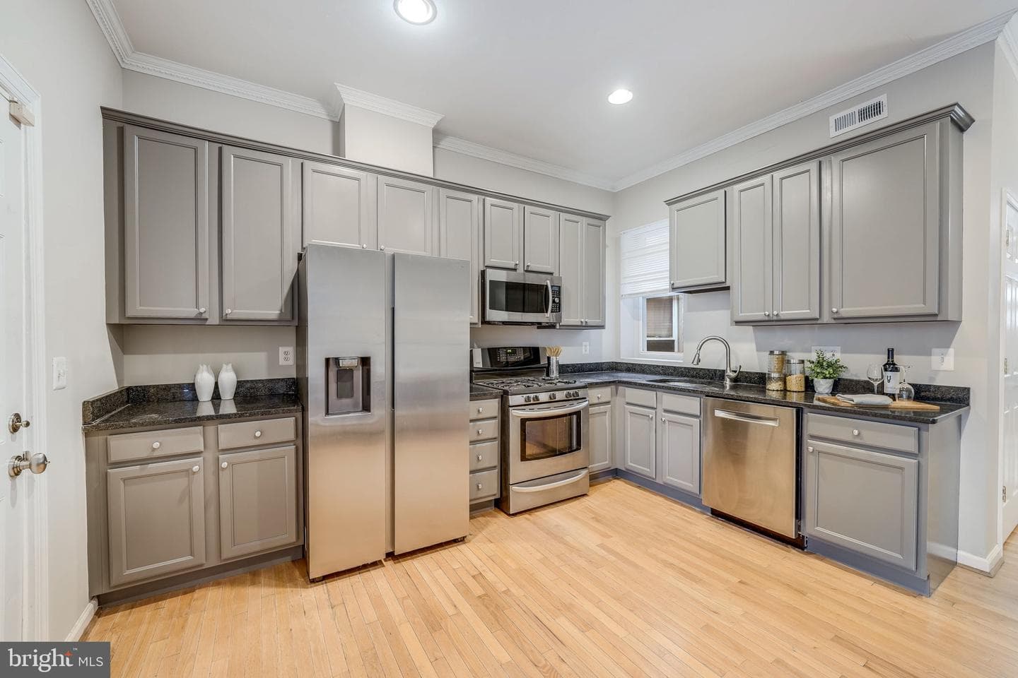 27 Todd Place NE photo 12
