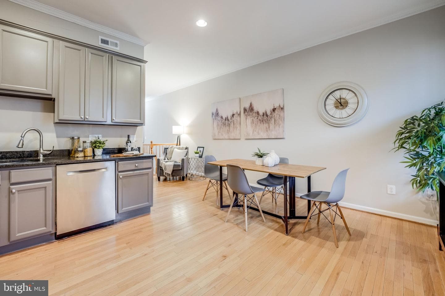 27 Todd Place NE photo 14