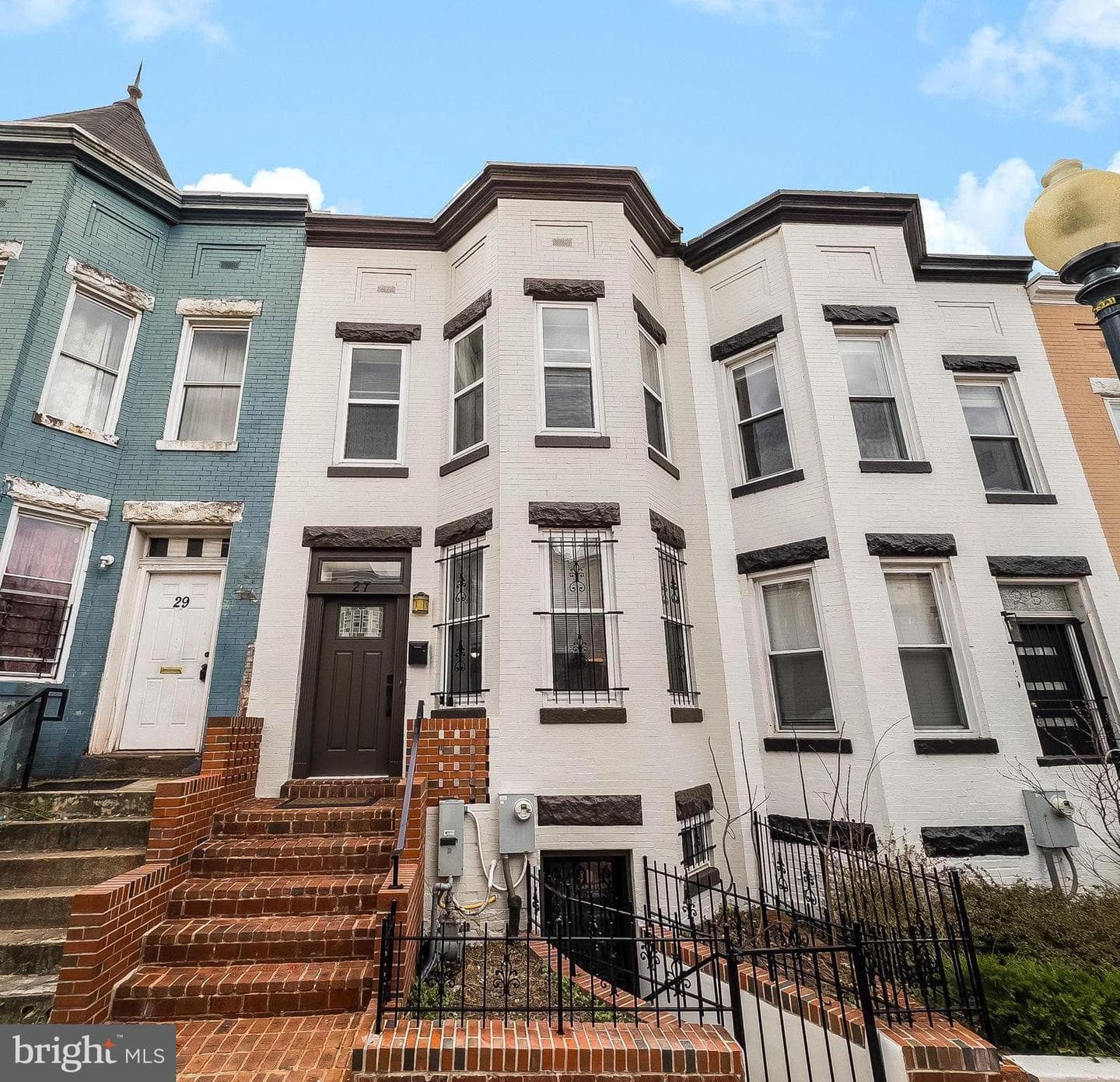 27 Todd Place NE photo 2