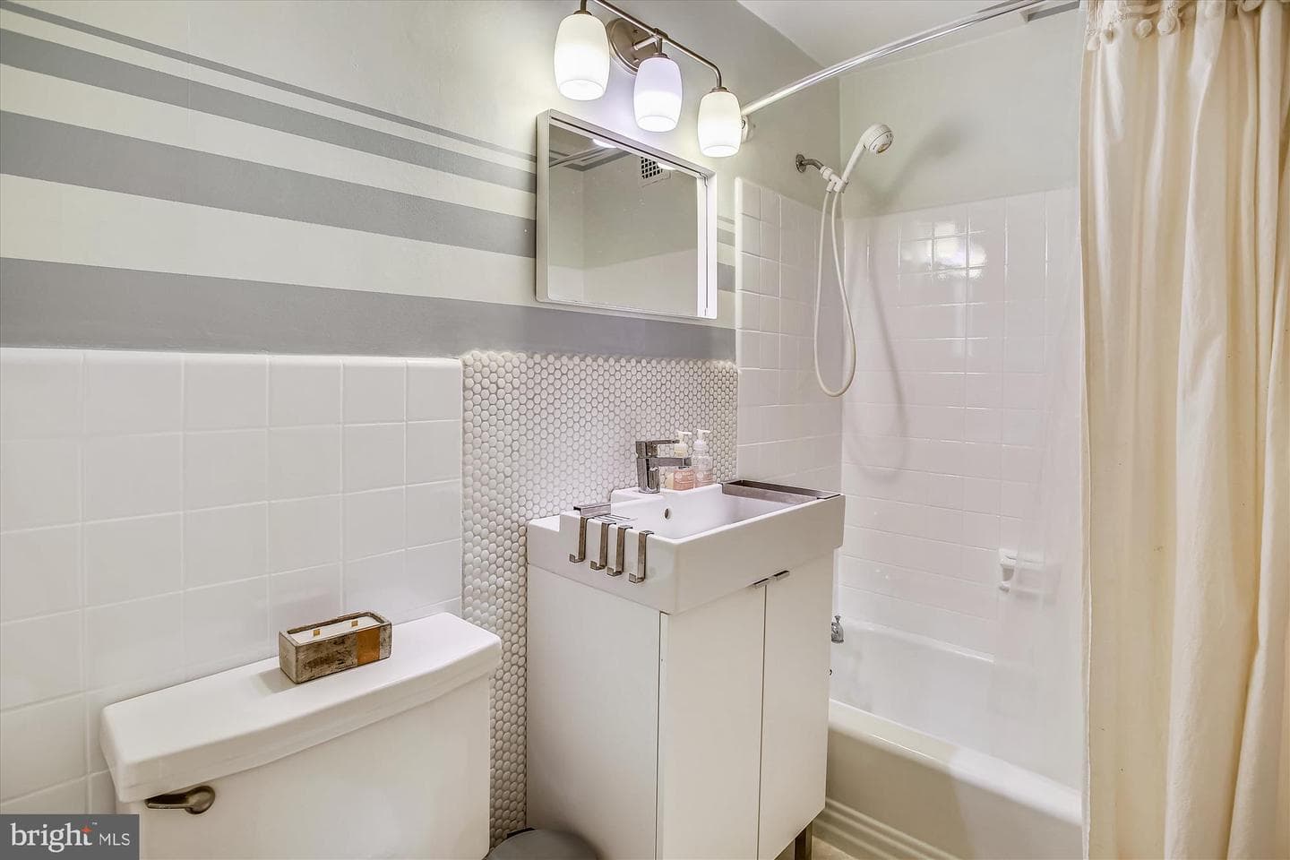 3900 Tunlaw Road NW #118 photo 21