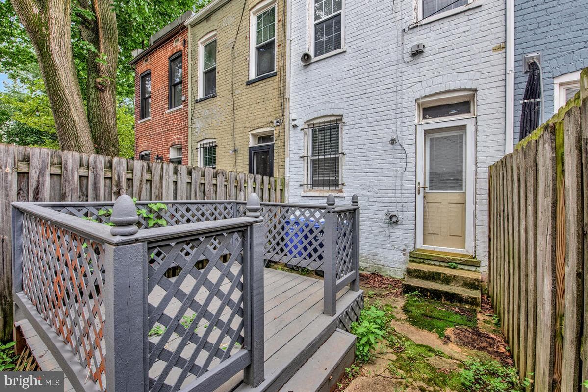 1374 C Street NE photo 14