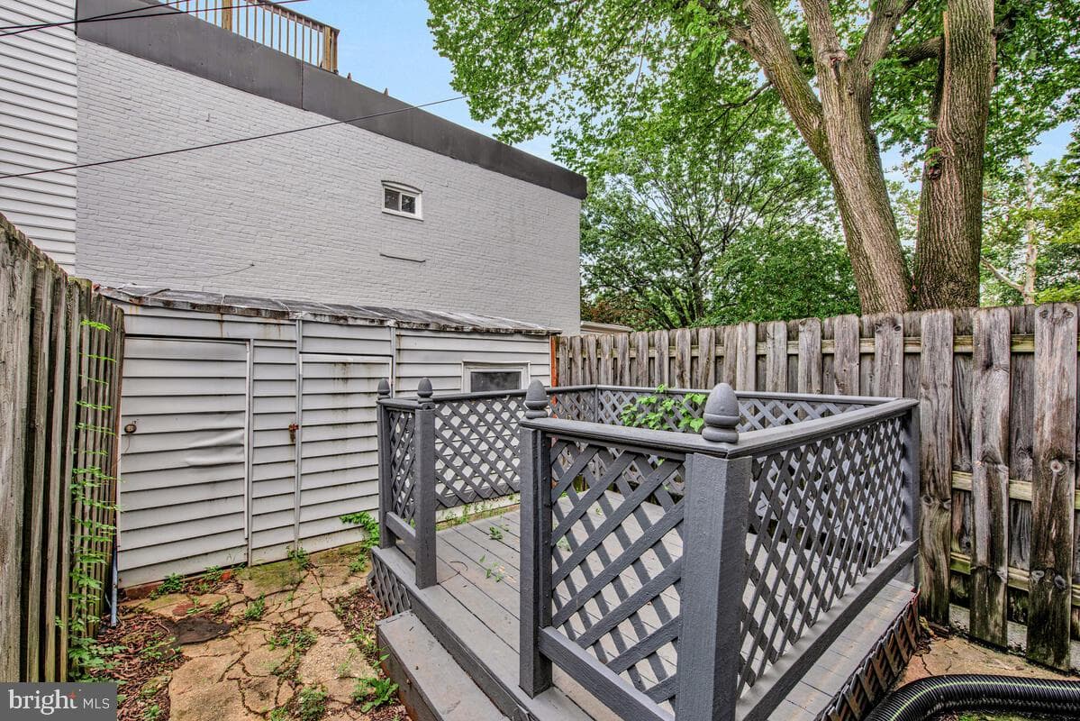 1374 C Street NE photo 15