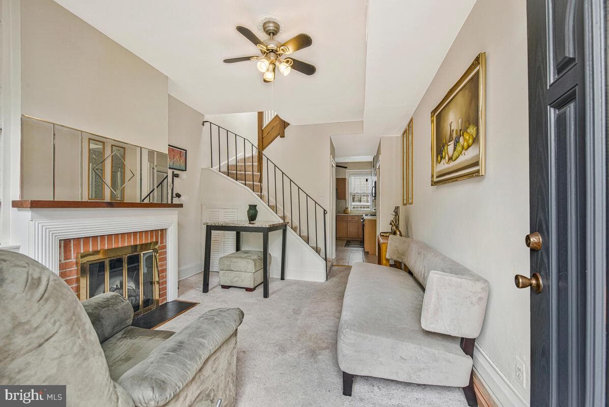 1374 C Street NE photo 5