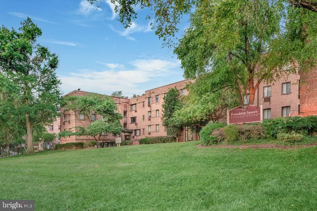 4717 1st Street SW #203, Washington