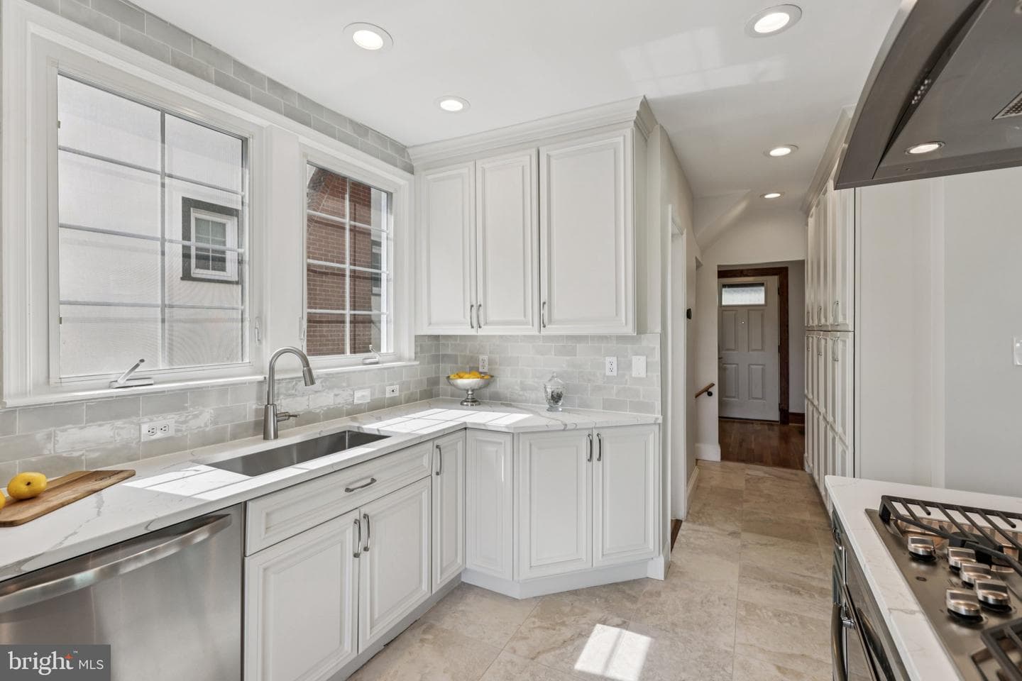 1357 Lawrence Street NE photo 12