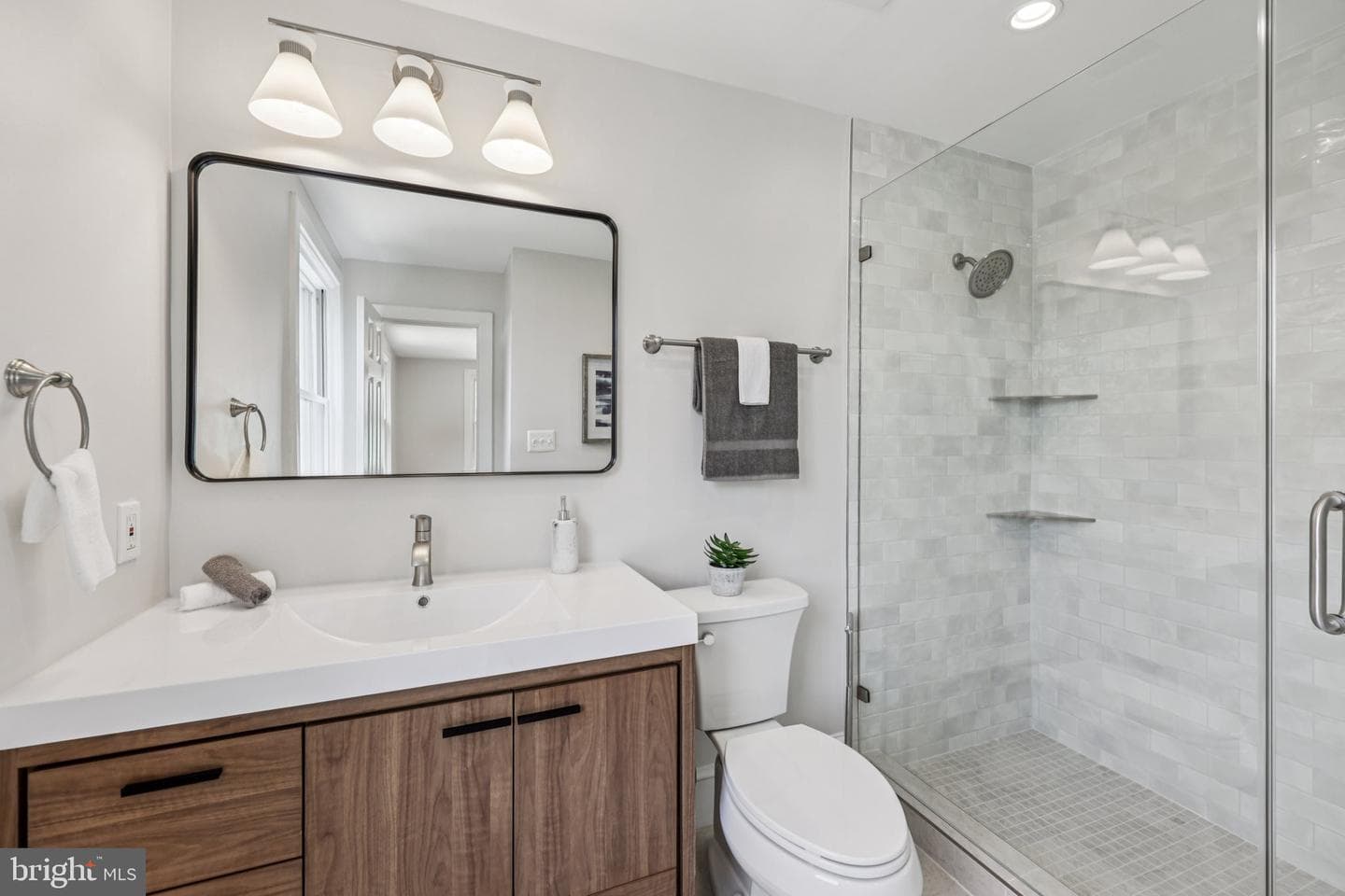 1357 Lawrence Street NE photo 29