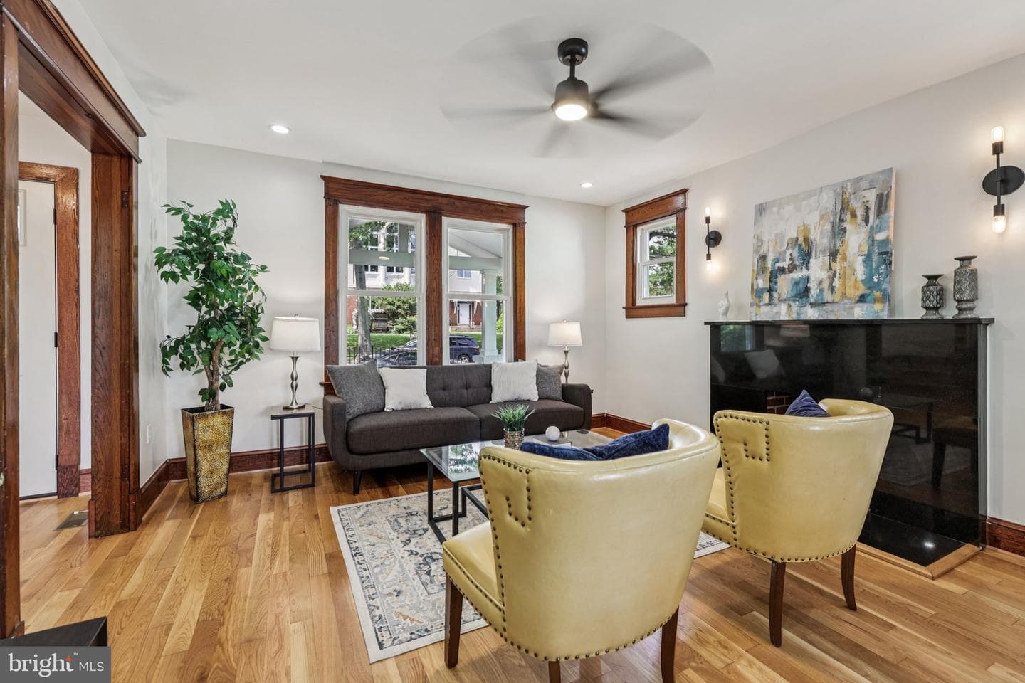 1357 Lawrence Street NE photo 4
