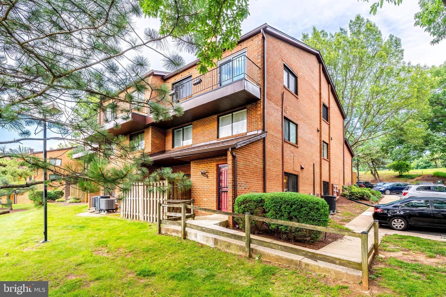 3460 Summit Court NE #3460 photo 1