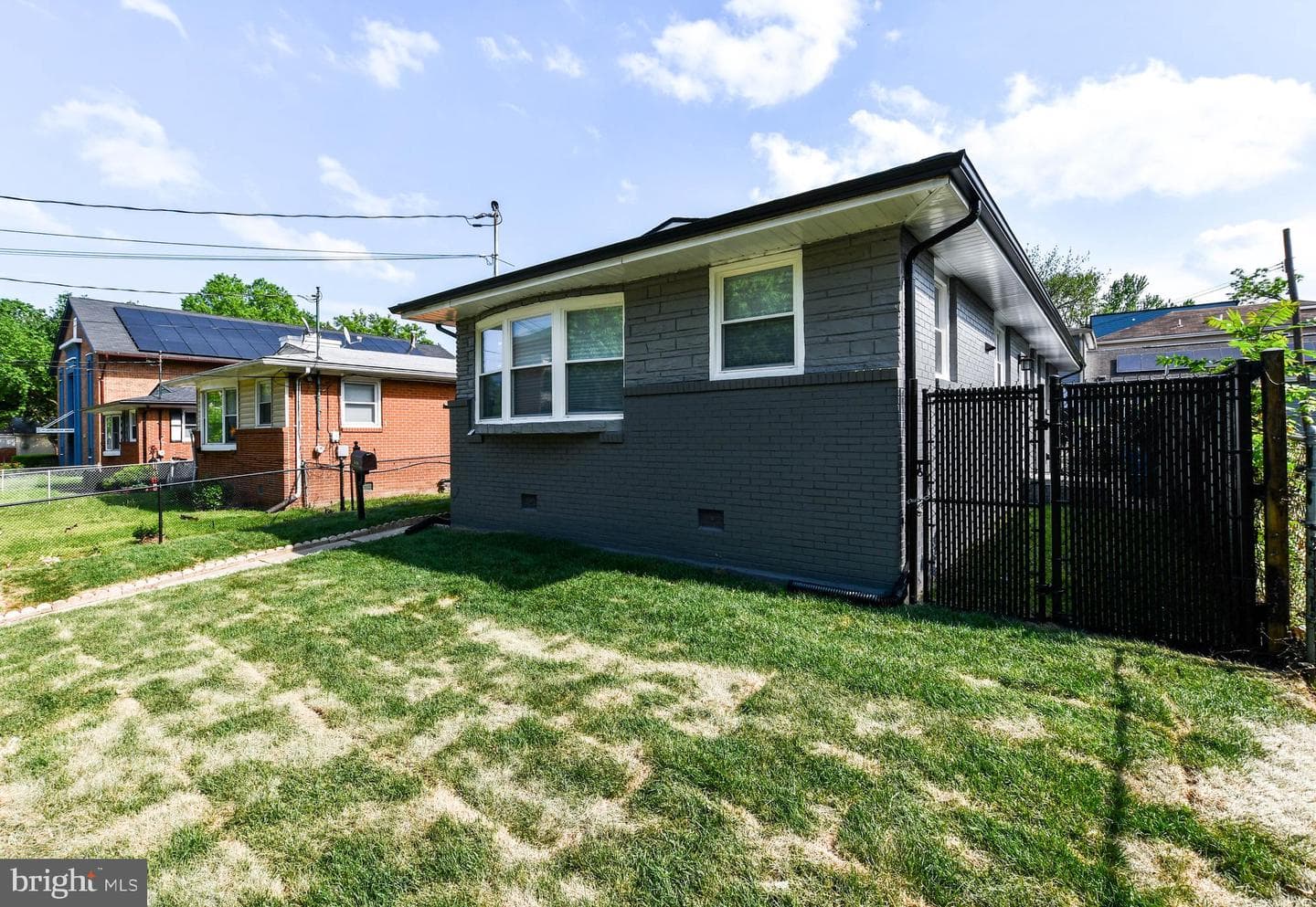 4827 Meade Street NE photo 4