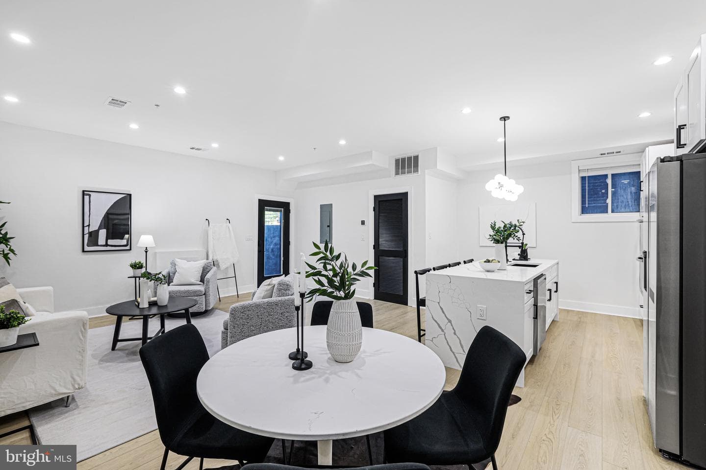 616 NW Kenyon Street NW #3 photo 6