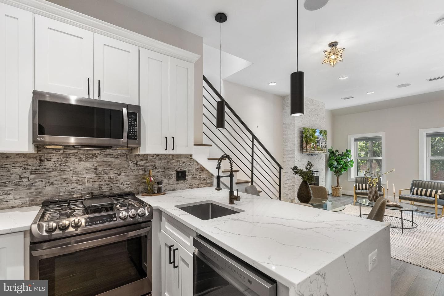 1417 Staples Street NE #201 photo 14