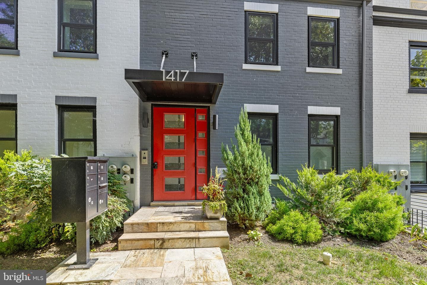1417 Staples Street NE #201 photo 2