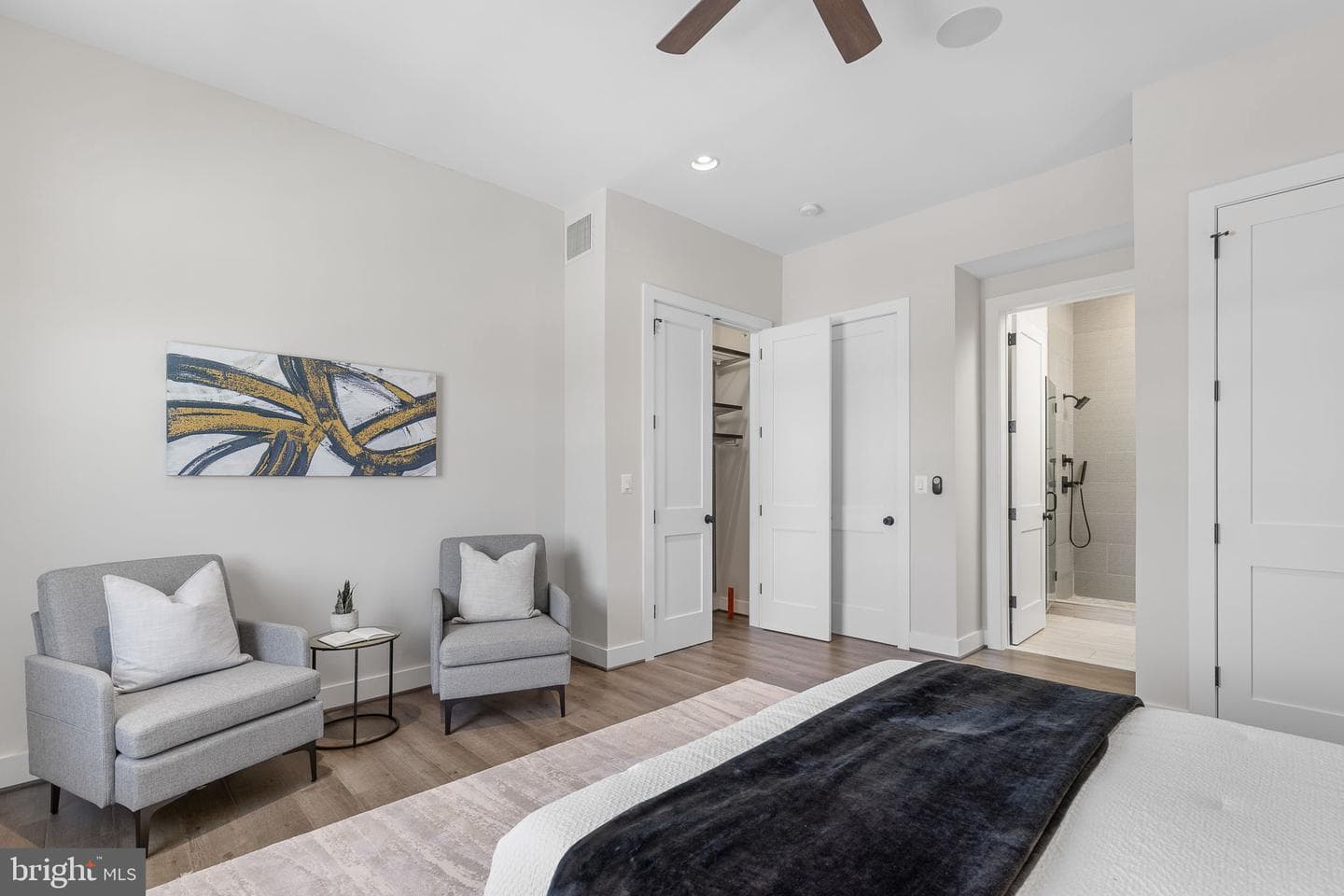 1417 Staples Street NE #201 photo 20