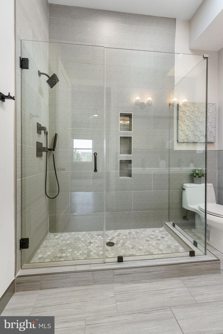 1417 Staples Street NE #201 photo 22