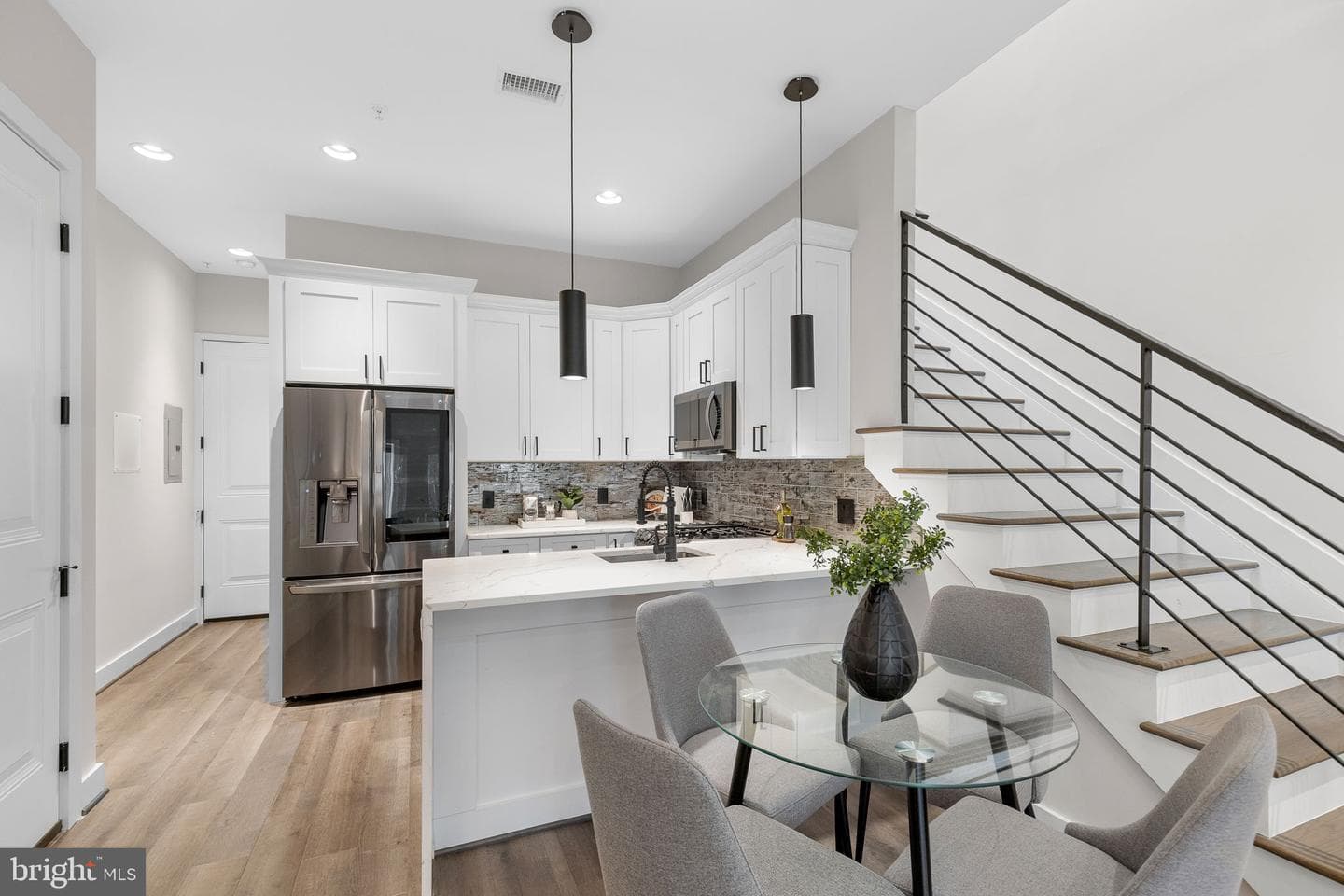 1417 Staples Street NE #201 photo 4