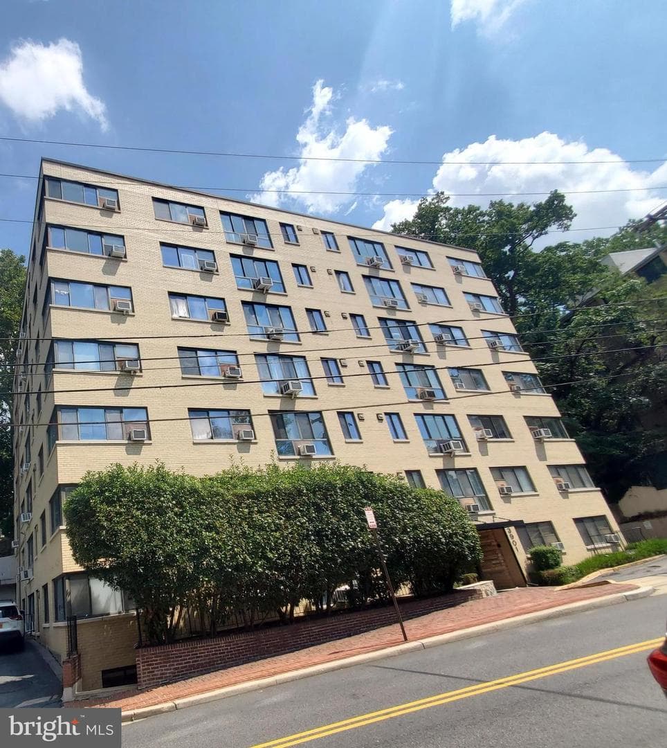 3901 Tunlaw Road NW #502 photo 2