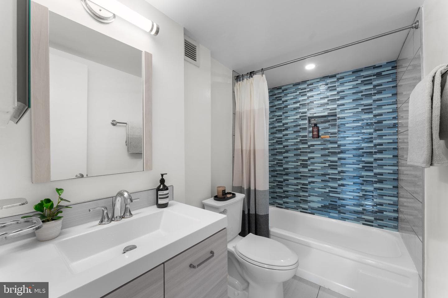2141 P Street NW #306 photo 22