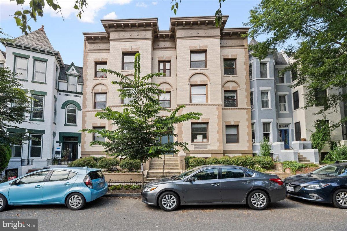1843 Mintwood Place NW #207 photo 2