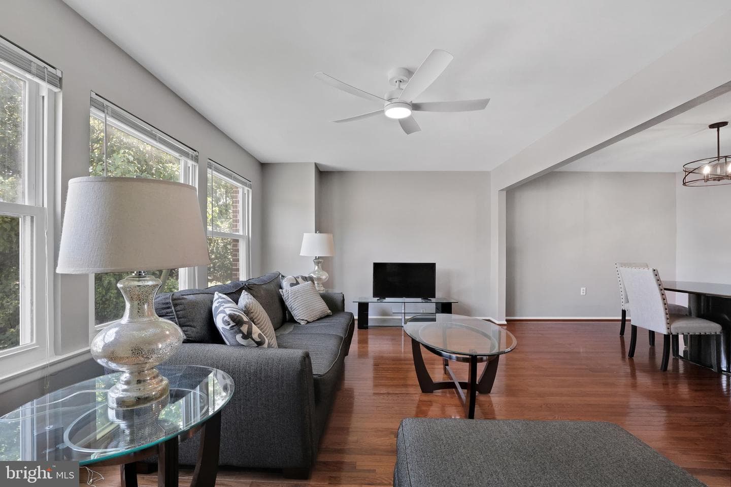 1807 Valley Terrace SE photo 6