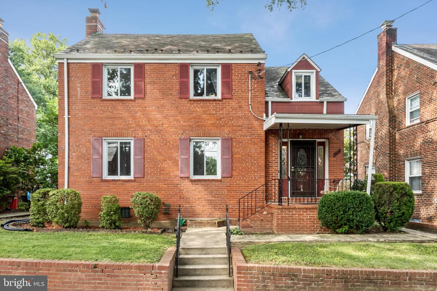1626 Varnum Place NE photo 1