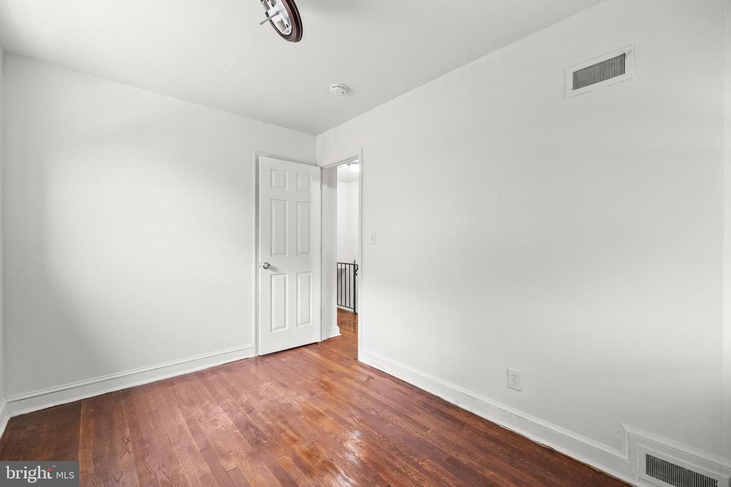1119 Branch Avenue SE photo 16