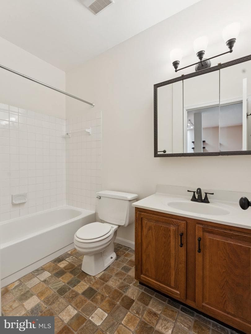 1843 Mintwood Place NW #203 photo 17