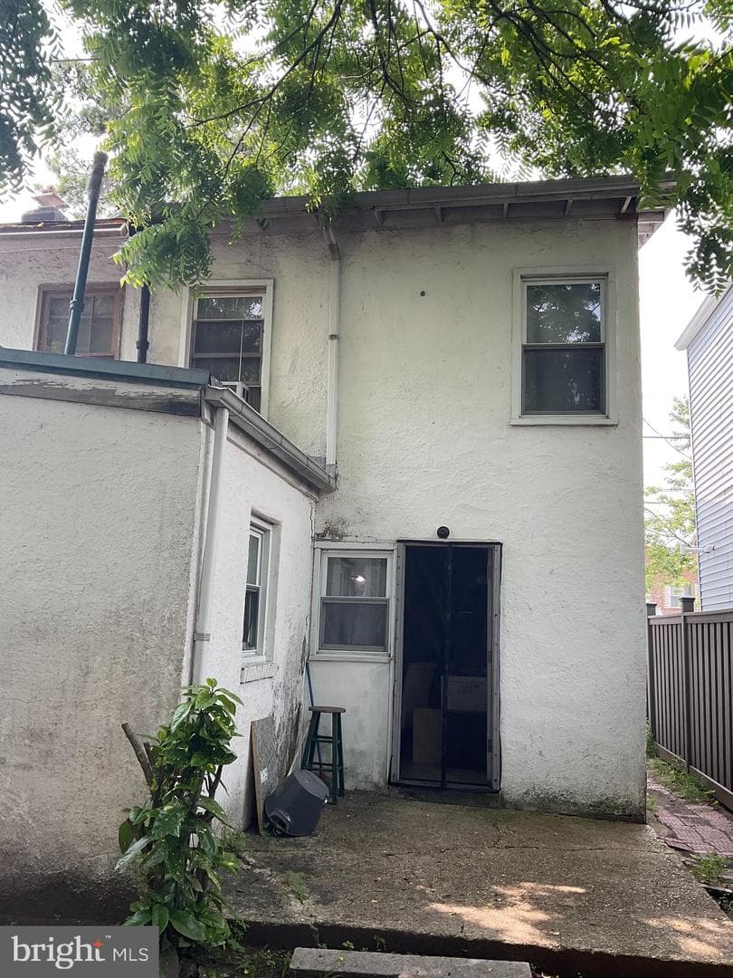 4702 Meade Street NE photo 4
